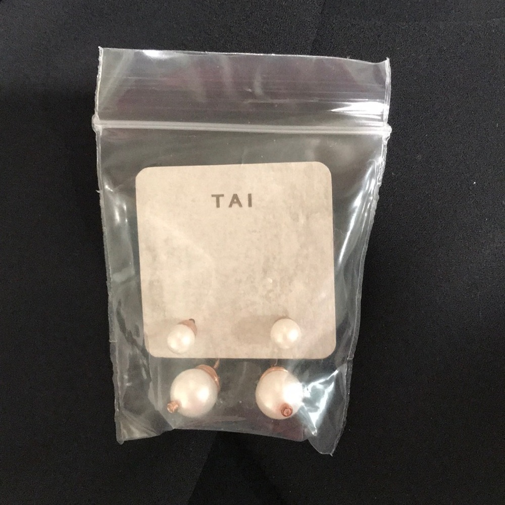 Cupcakes & Cashmere earrings 🧁